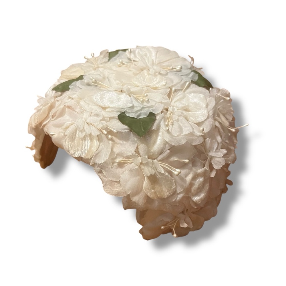 1950s/60s White Floral Cocktail/Garden Party/Bridal Headband Style Hat